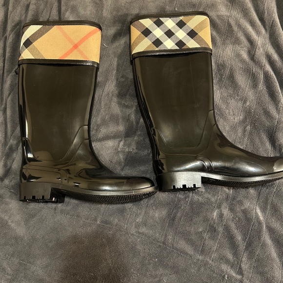 Burberry Wellington boots - Picture 3 of 3